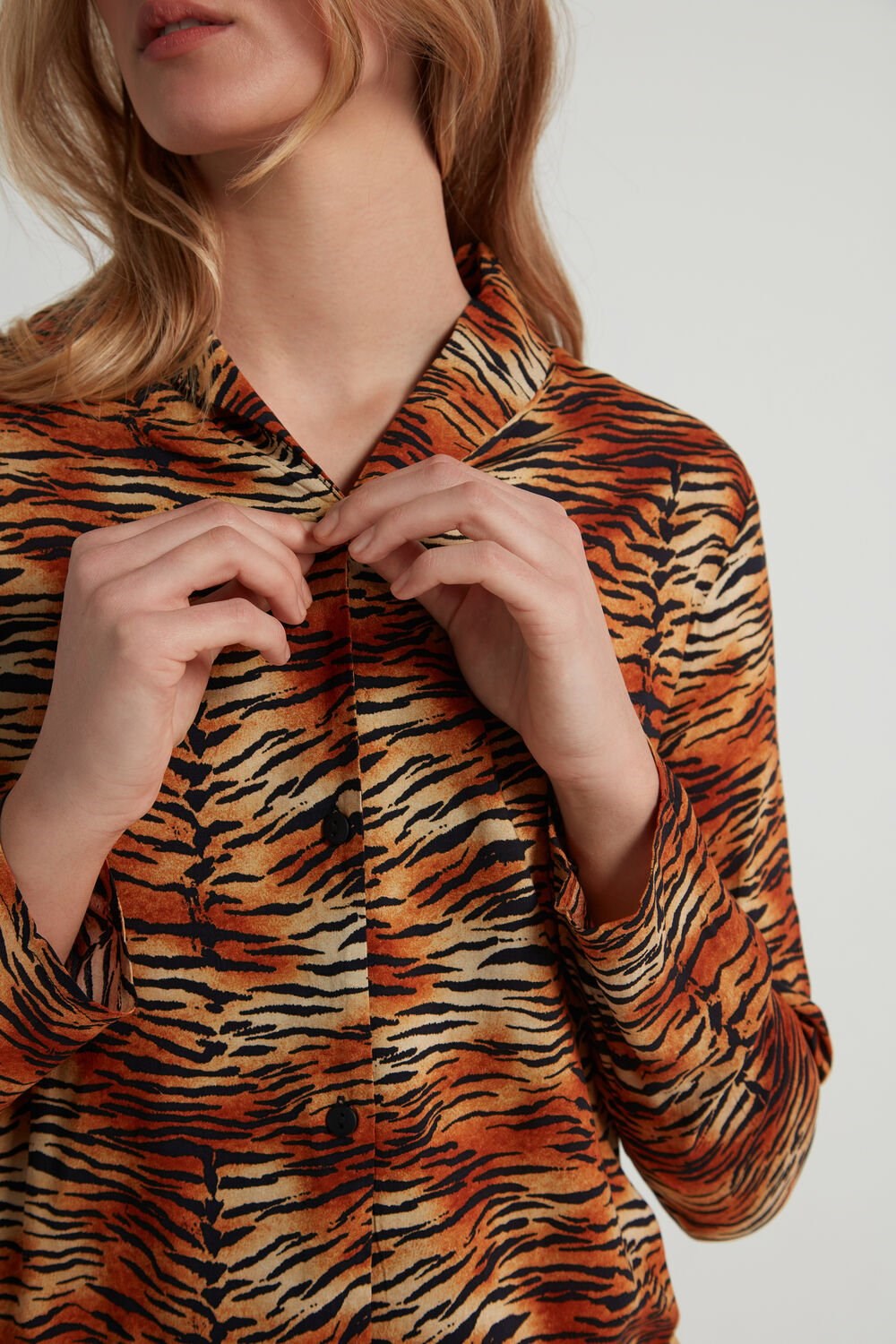 Tezenis Full-Length Printed Viscose Fabric Button-Up Pajamas Animal Tiger Print 303v | 8495-EKMUJ