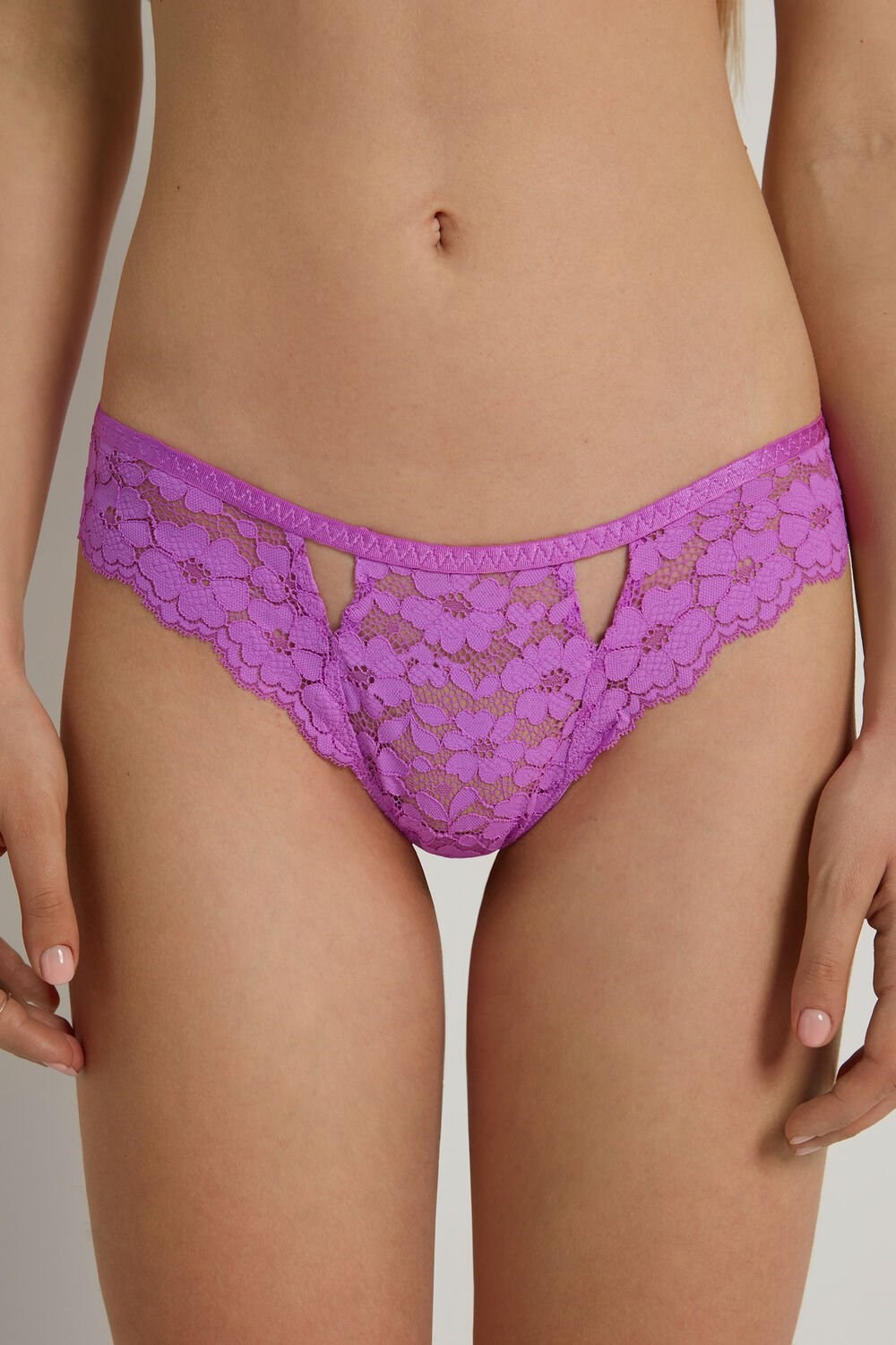 Tezenis High-Cut Koronkowe Brazilian Panties with Cut-Outs Violet Bright Violet 313v | 4085-KLGQR