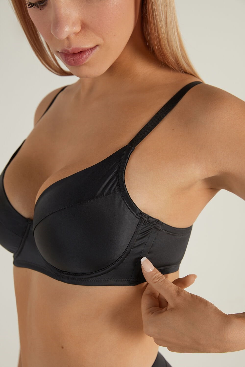 Tezenis Paris Ultralight Shaping Balconette Bra Czarne Czarne | 0462-GOAKC