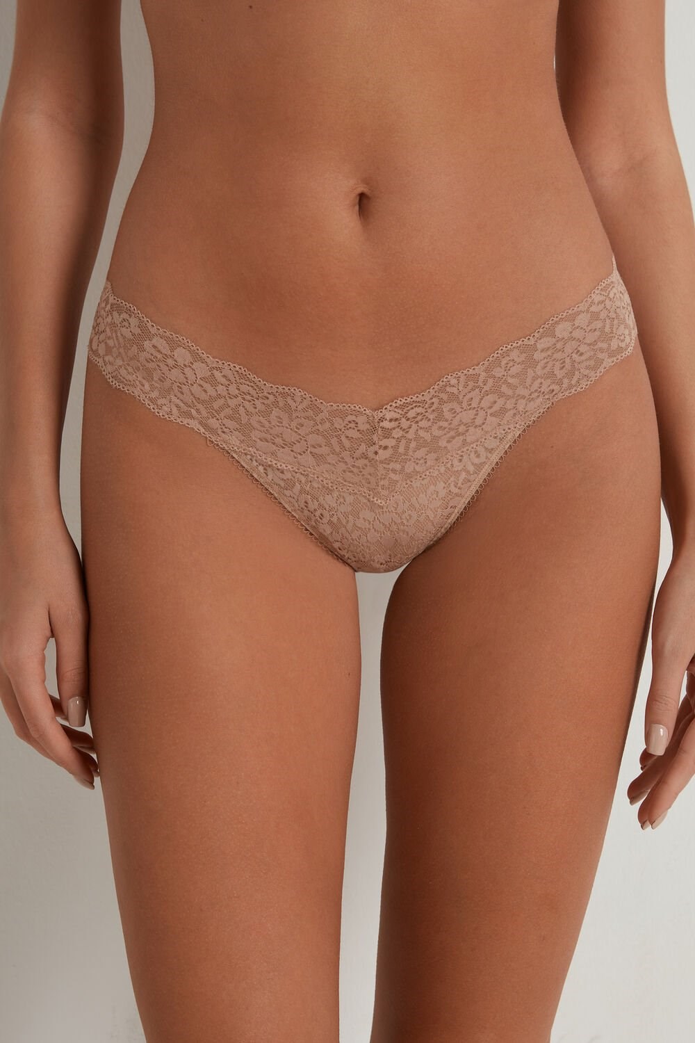 Tezenis Recycled Koronkowe High-Cut Stringi Nude Natural Blush 1905 | 7048-ZRYUI